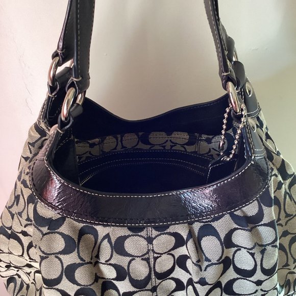 Coach Lynn Hobo Shoulder Signature Purse Bag - Picture 12 of 17